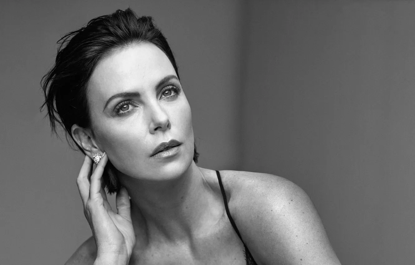 Фото обои поза, Charlize Theron, модель, портрет, актриса, черно-белое, красотка, Шарлиз Терон