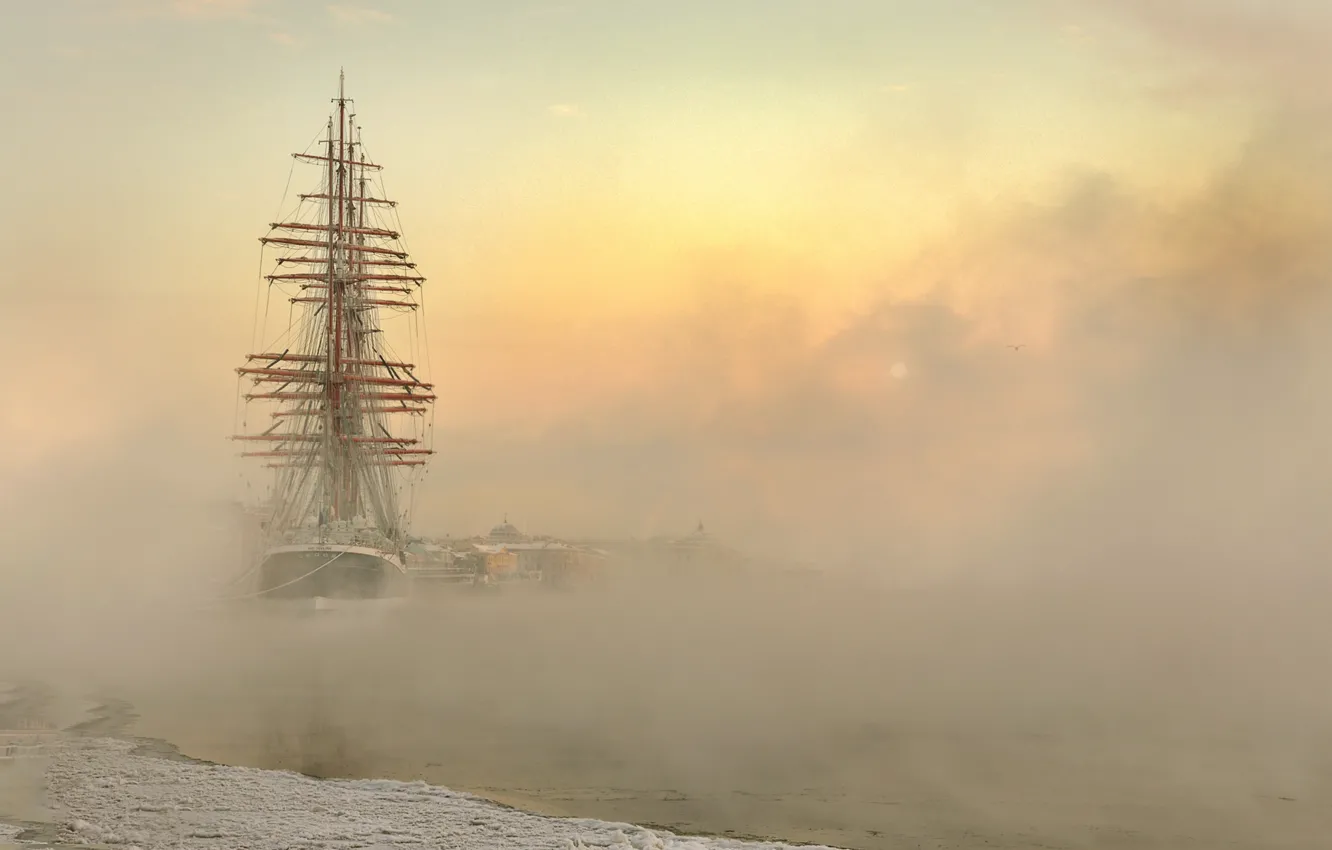 Фото обои зима, город, туман, корабль, парусник, мороз, пар