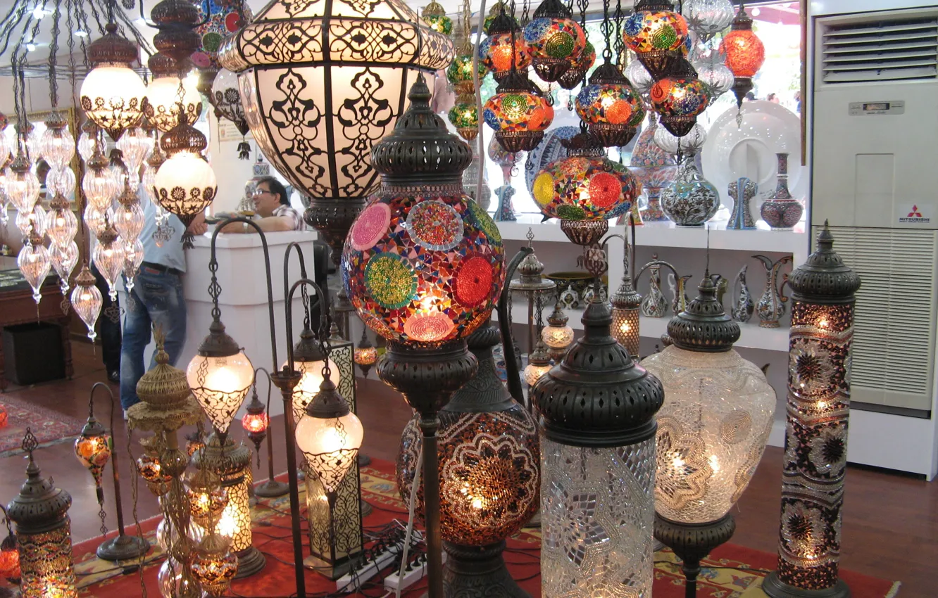 турецкие лампы из цветного стекла в интерьере
