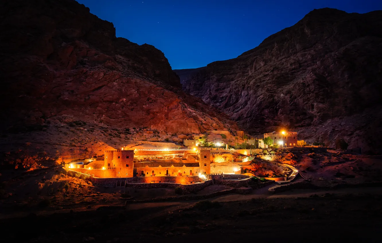 Фото обои lights, desert, night, hills, castle