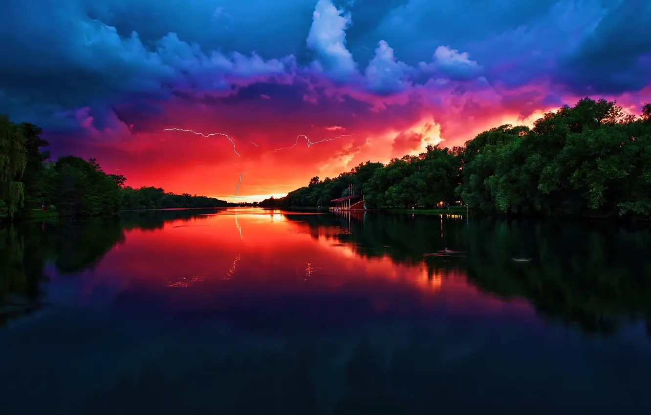 Фото обои облака, деревья, ночь, река, красота, простор, river, trees