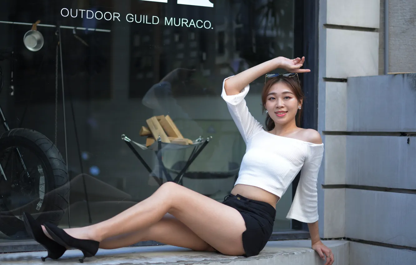 Фото обои поза, азиатка, asian, pose, милая девушка, white top, cute girl, белый топ