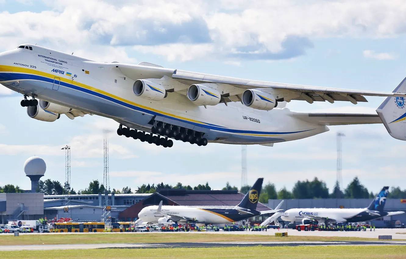 Фото обои Небо, Облака, Самолет, Самолеты, Полосы, Аэропорт, Крылья, Boeing