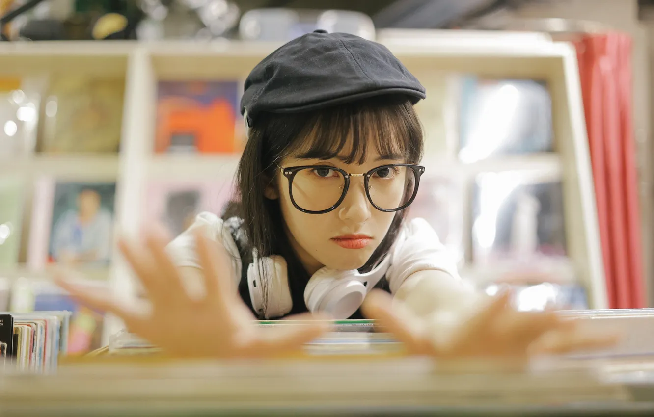 Фото обои Beautiful, Asian, Model, Headphone, Woman, Hat, Cute, Glasses