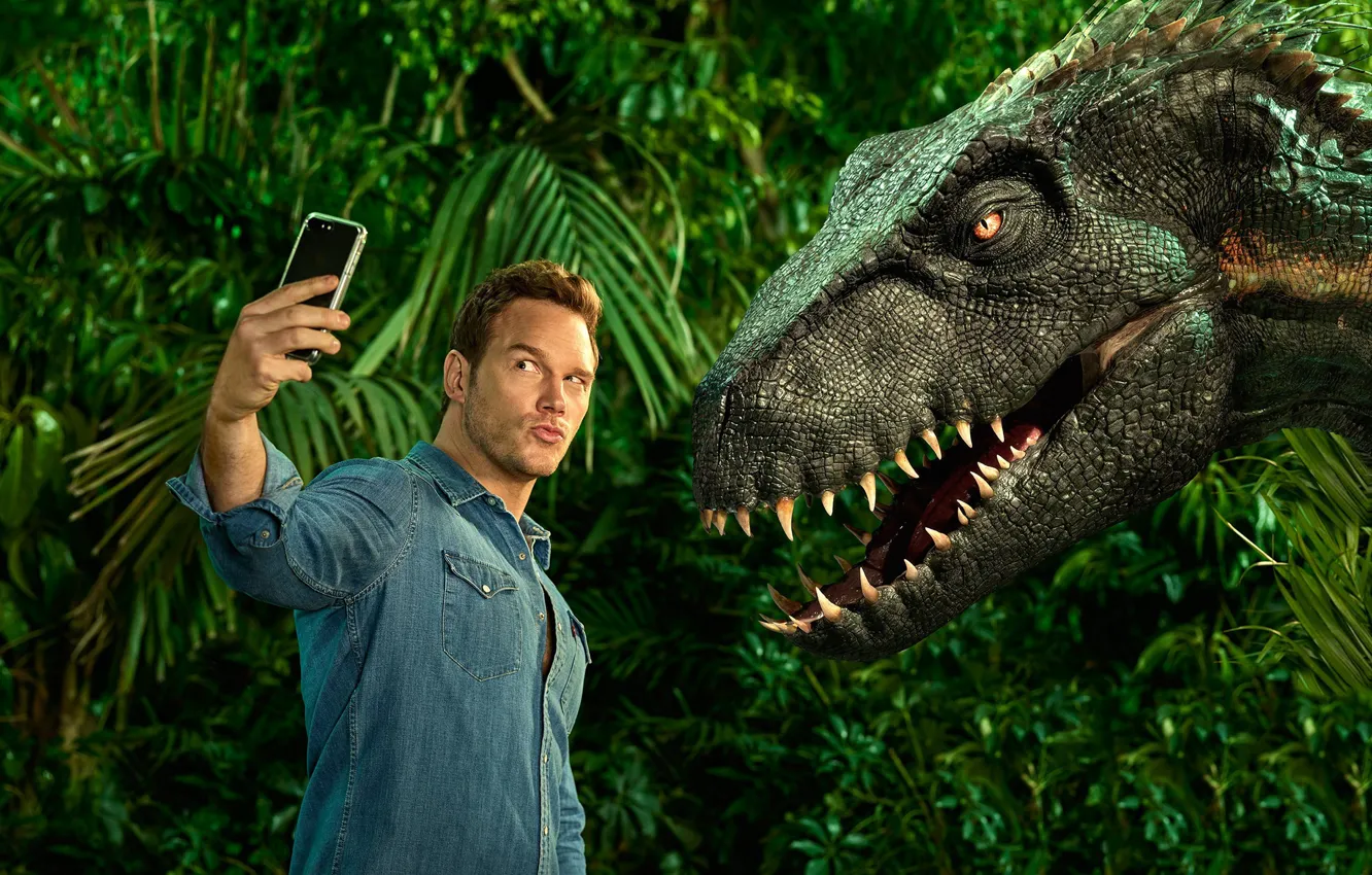 Фото обои динозавр, телефон, мужчина, Chris Pratt, In Jurassic World Fallen Kingdom