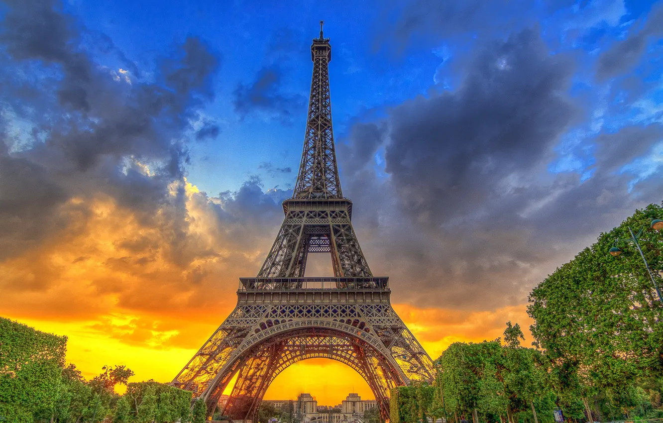 Фото обои небо, деревья, закат, Франция, Париж, Эйфелева башня, Paris, архитектура