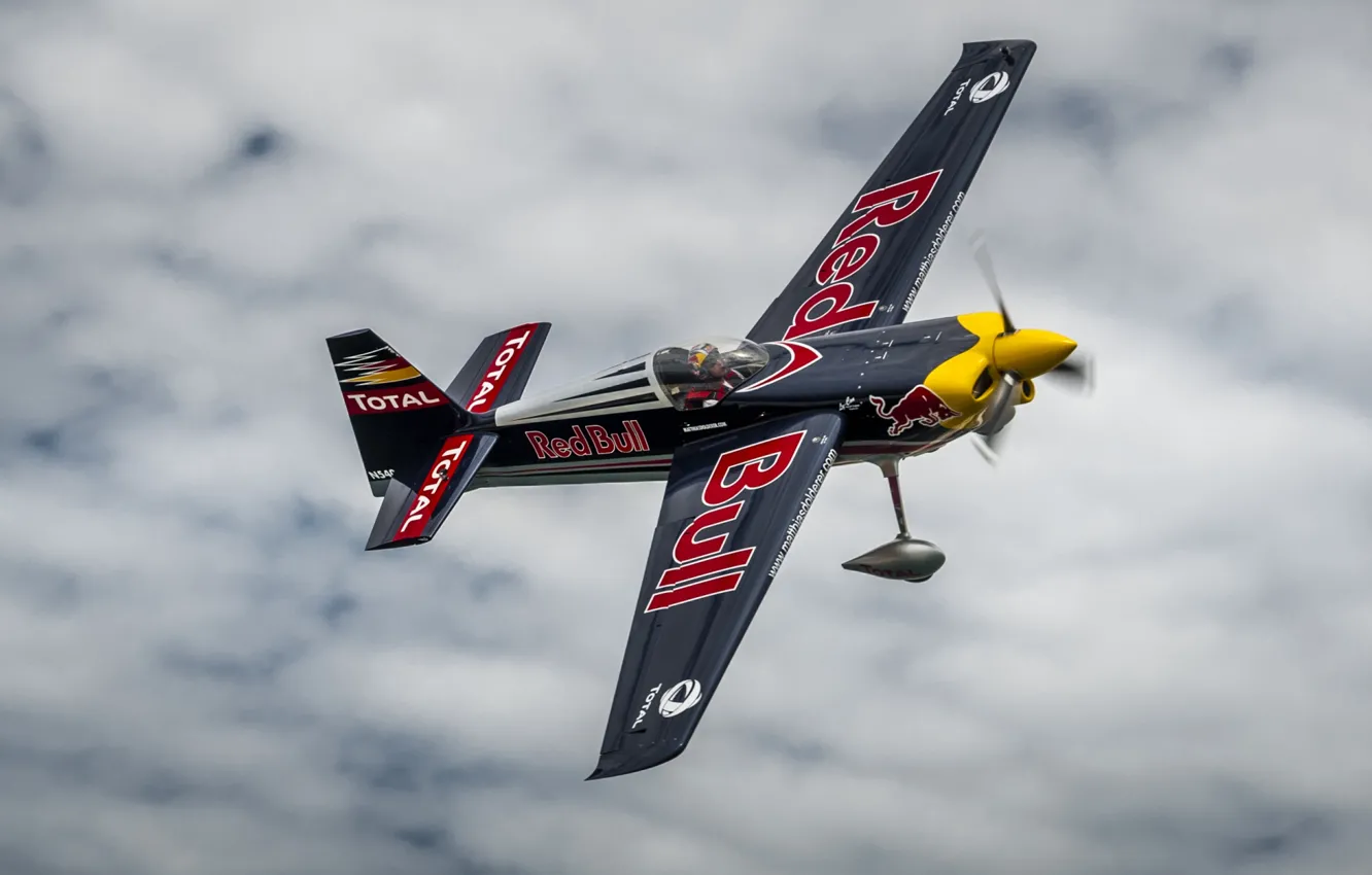 Фото обои Red Bull, Plane, Fly