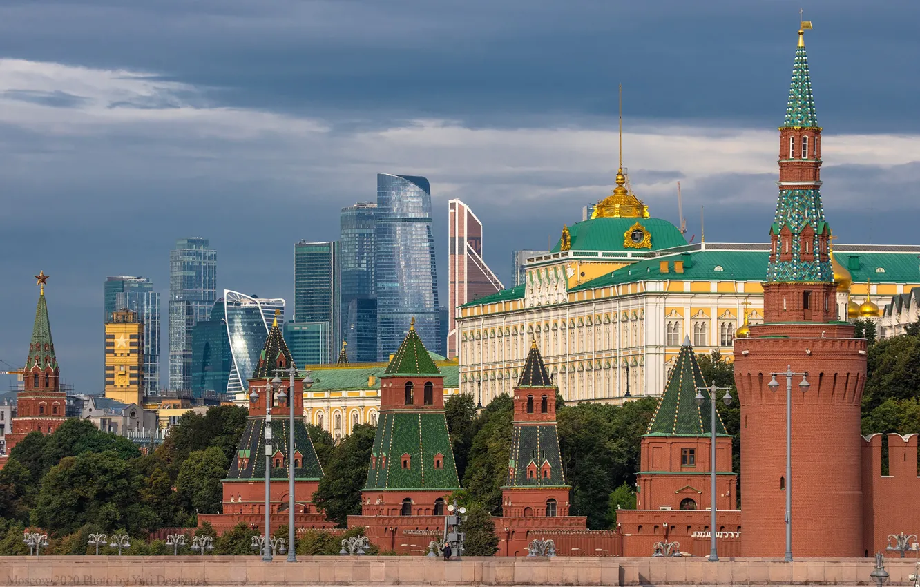 Фото обои город, Москва, башни, Кремль, небоскрёбы, Москва-Сити, Yuri Degtyarev