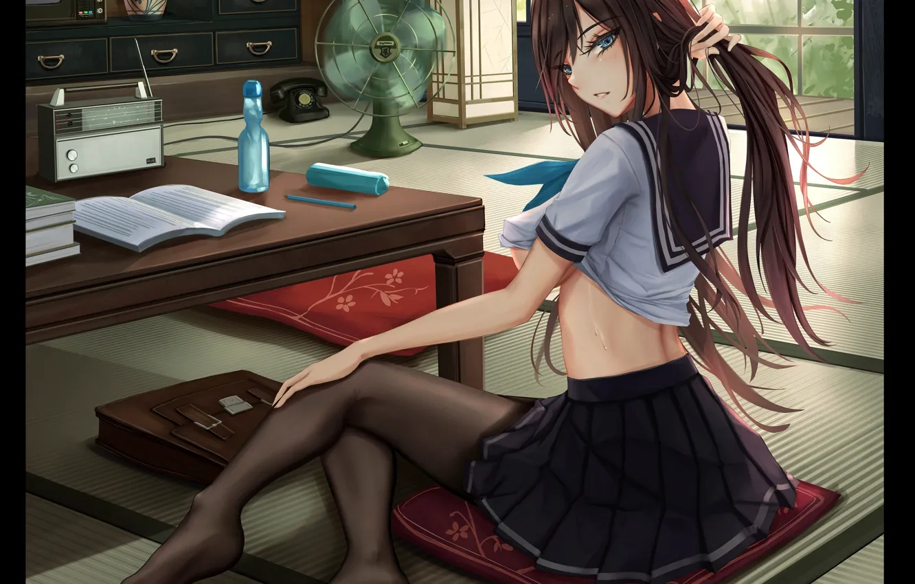 Фото обои книги, вентилятор, Япония, школьница, длинные волосы, флирт, сидит на полу, матроска