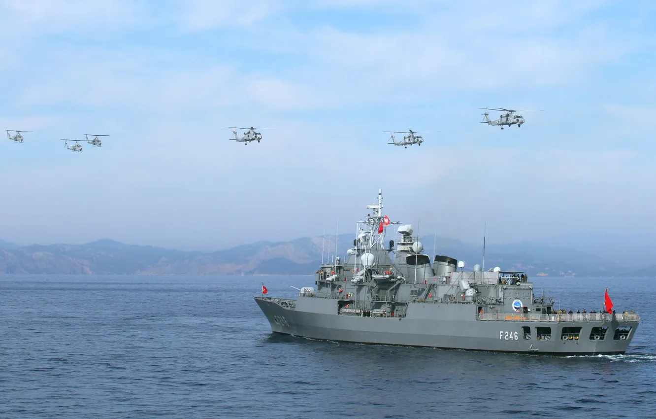 Фото обои фрегат, ВМС Турции, учения 2025, TCG Salihreis