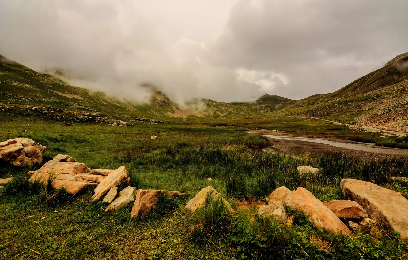 Фото обои трава, облака, горы, камни, Франция, Альпы, Alpes