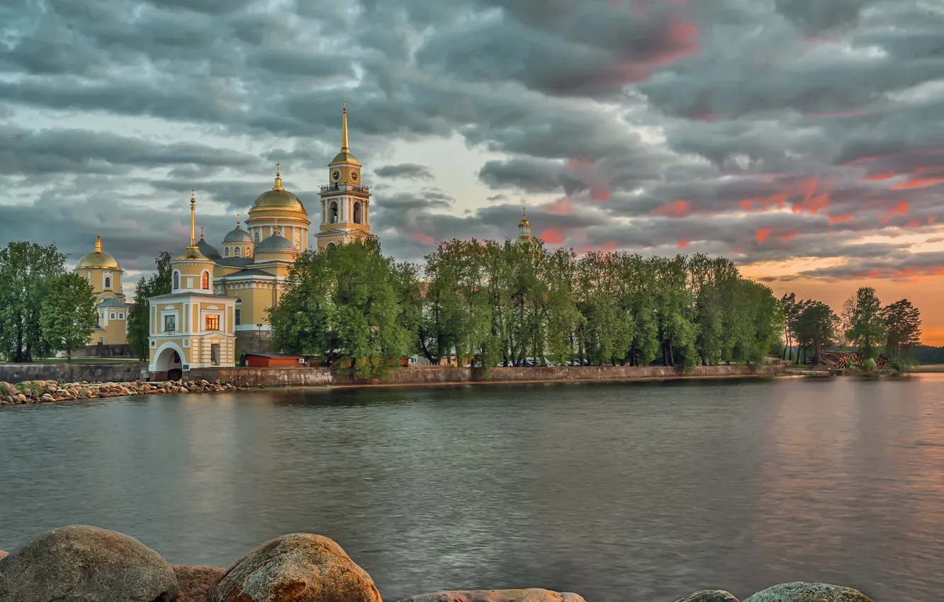Фото обои вода, пейзаж, озеро, камни, вечер, монастырь, Селигер, Нило-Столобенская пустынь