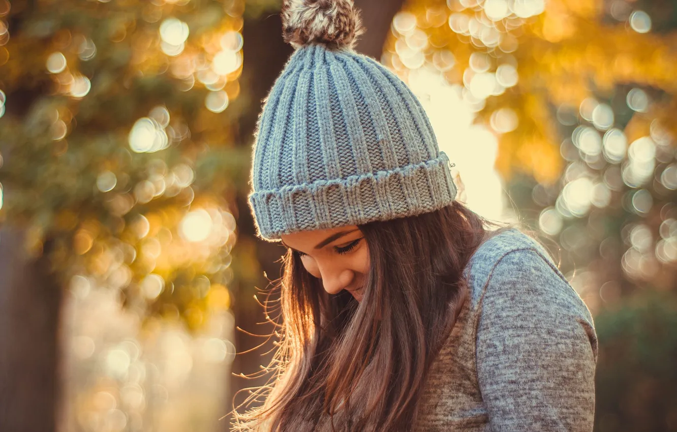 Фото обои осень, девушка, шапка, боке