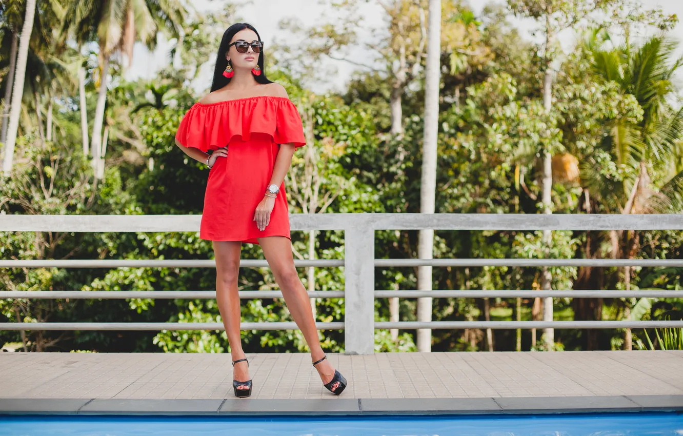 Фото обои red, summer, sexy, dress, woman, young, stylish, standing