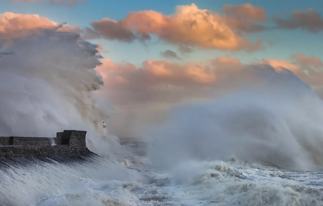 Фото обои брызги, шторм, маяк, Уэльс, Порткол
