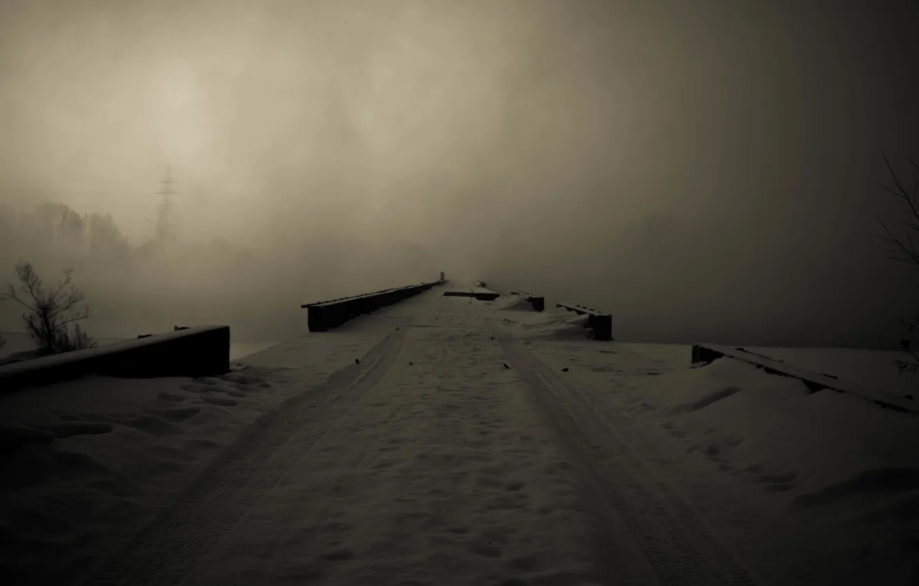 Фото обои зима, снег, мост, туман, река, мрачность