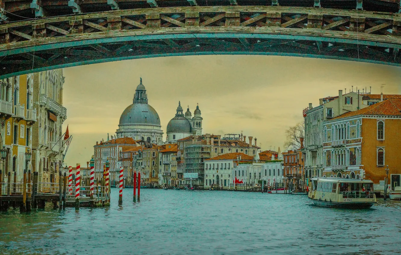 Фото обои мост, лодка, Италия, Венеция, Гранд-канал, Санта-Мария-делла-Салюте
