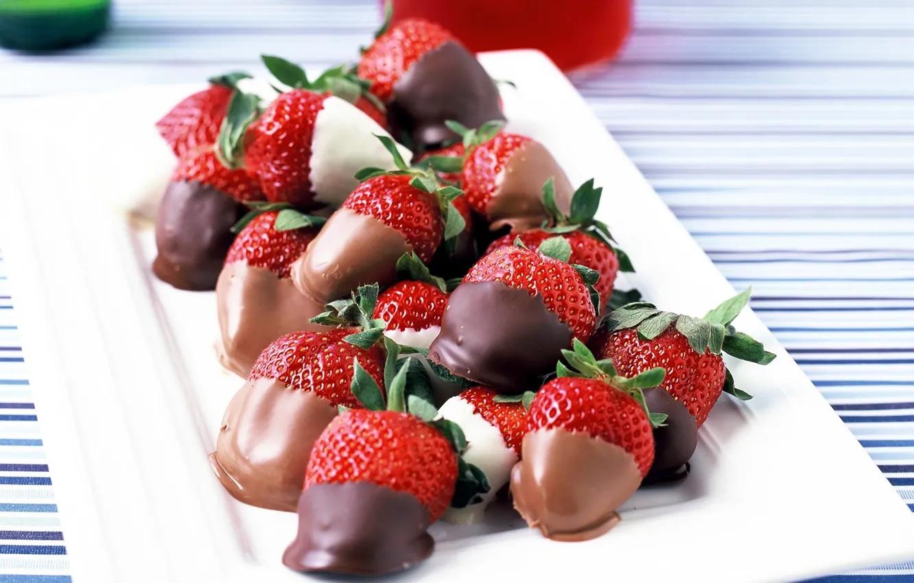 Фото обои ягоды, шоколад, клубника