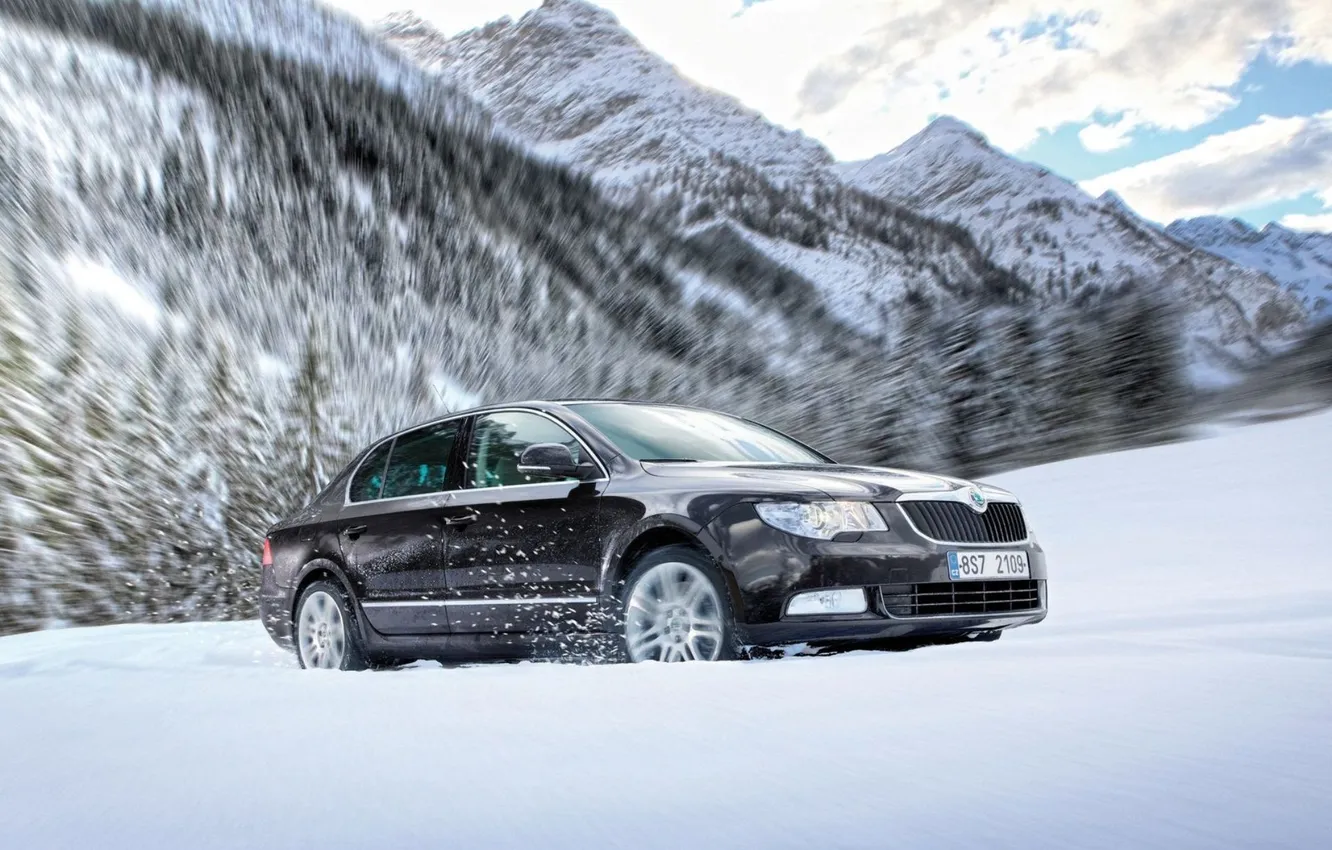 Фото обои снег, скорость, поворот, skoda, superb