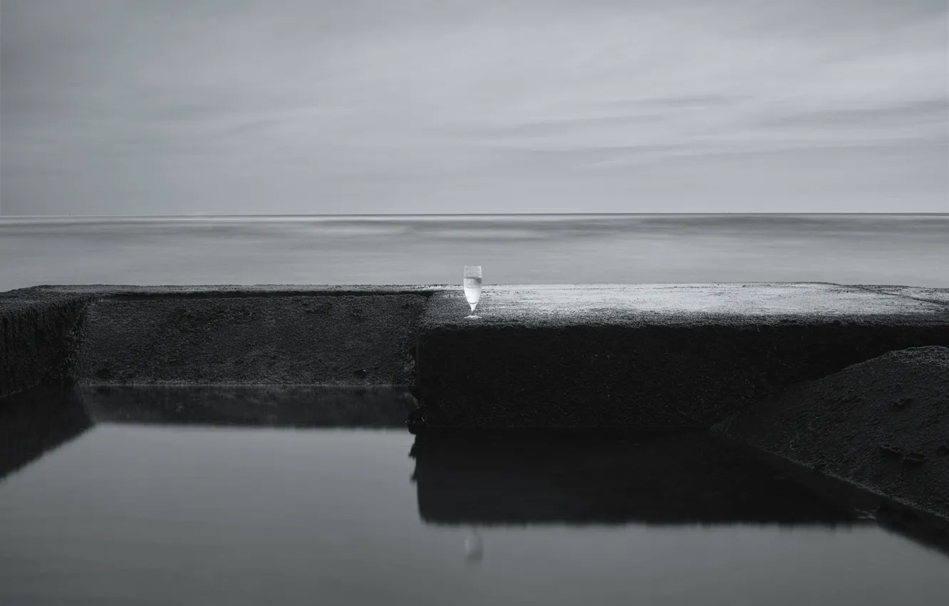 Фото обои море, бокал, минимализм
