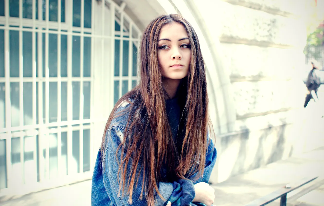 Фото обои long hair, women, singer, brunette, urban, outdoors, women outdoors, denim jacket