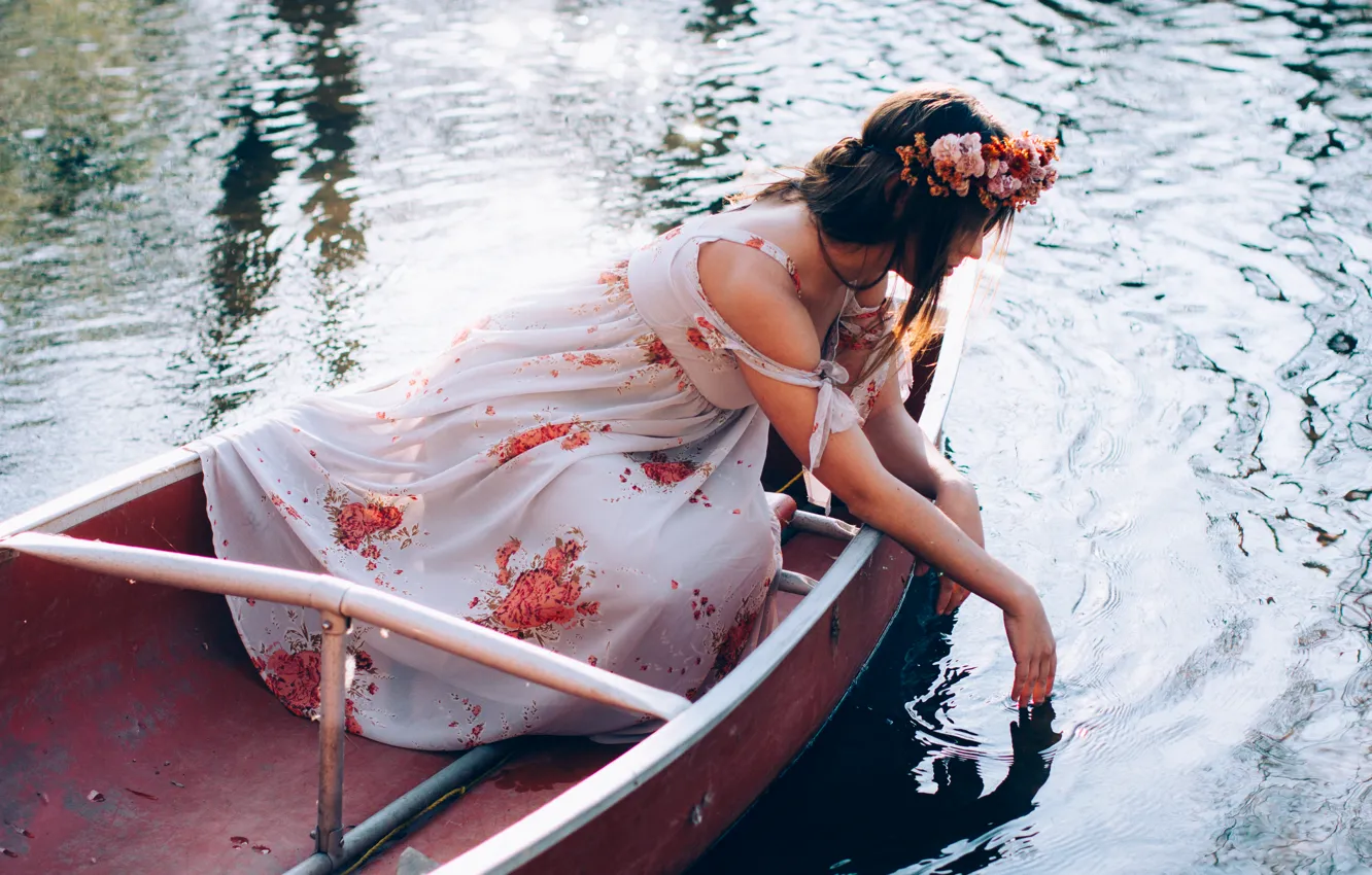 Фото обои вода, девушка, лодка