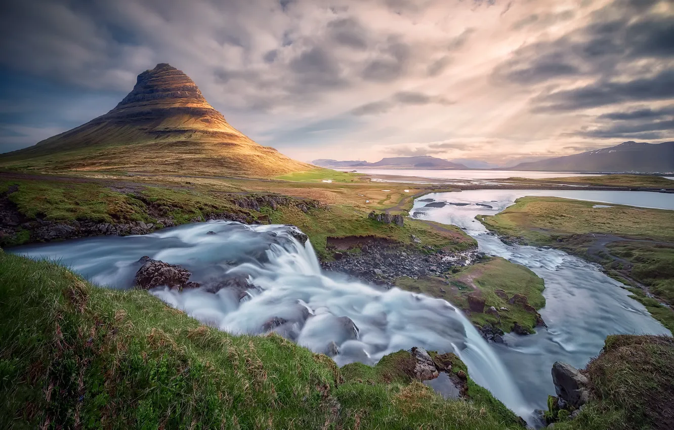 Фото обои Iceland, Kirkjufell, Church Mountain