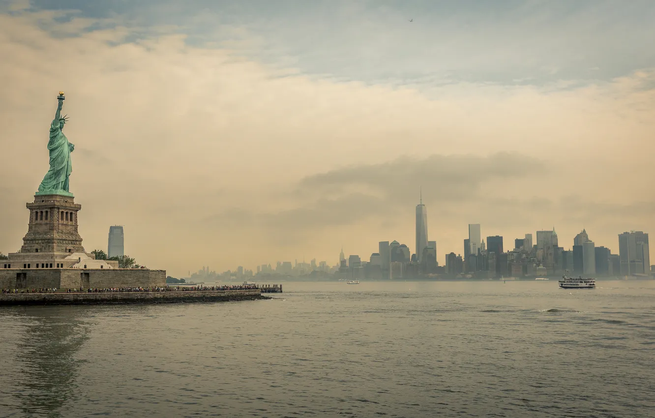 Фото обои Нью-Йорк, Манхэттен, статуя Свободы, река Гудзон