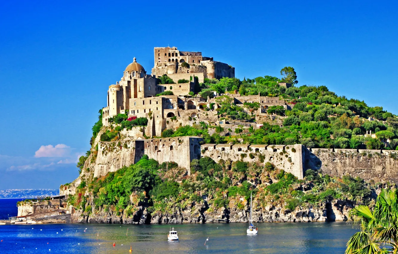 Фото обои море, зелень, вода, пейзаж, остров, Италия, Italy, Арагонский замок
