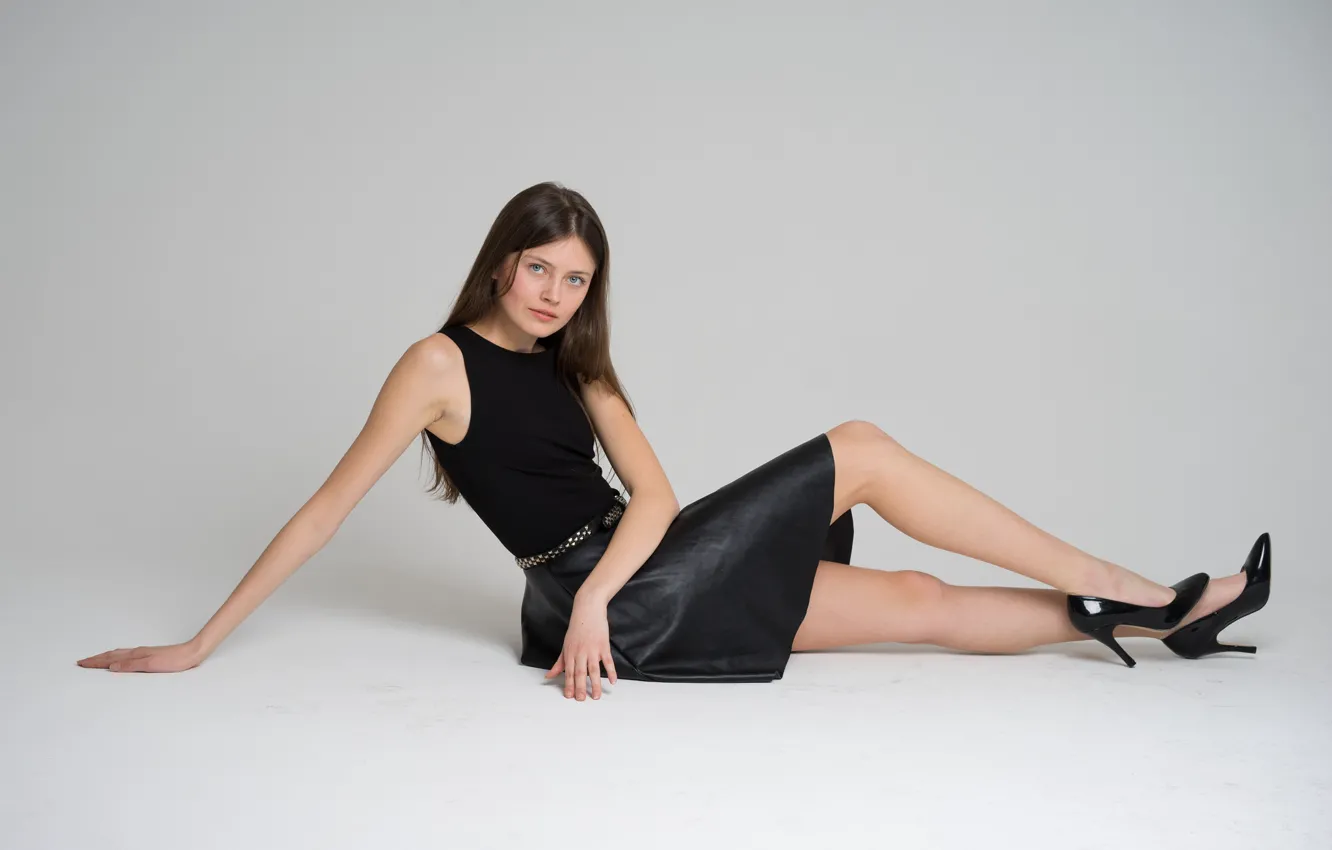 Фото обои взгляд, лицо, ножки, милашка, Antonina
