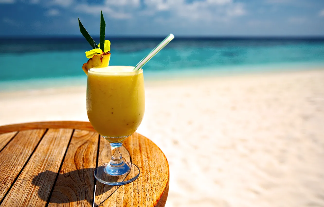 Фото обои песок, море, пляж, вода, стакан, океан, коктейль, glass