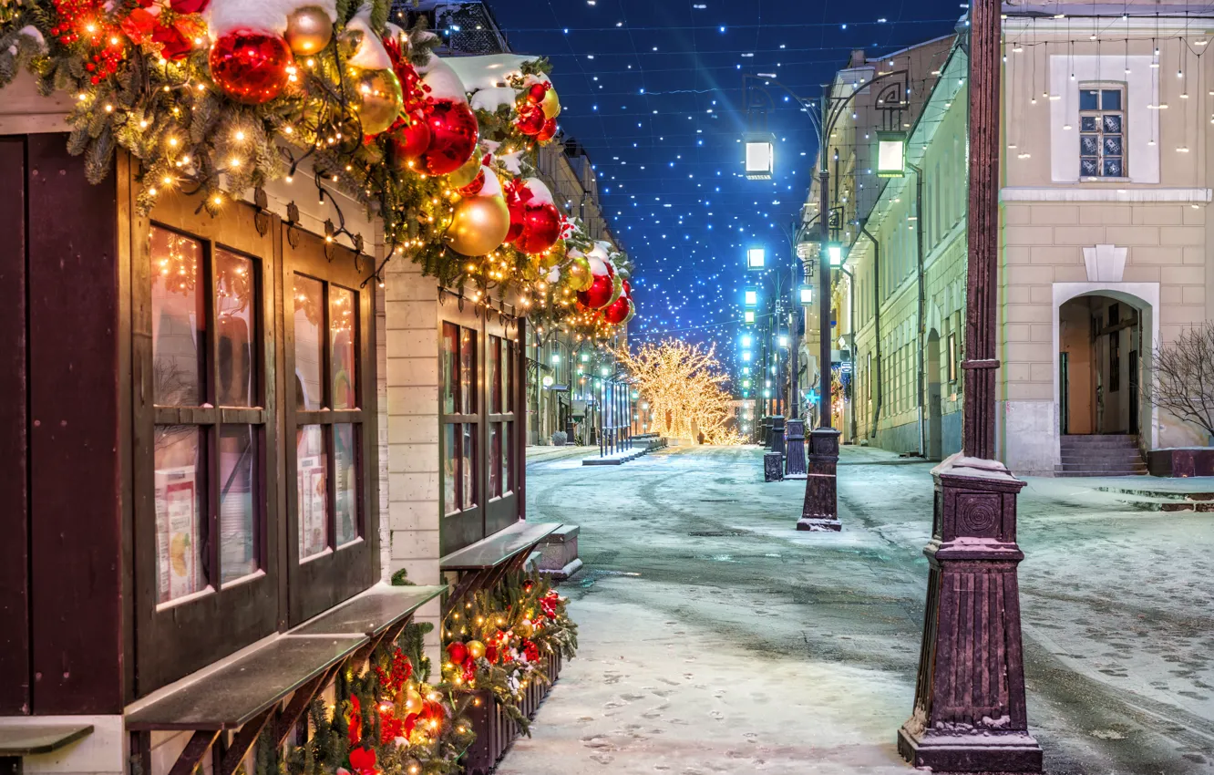 Фото обои Зима, Ночь, Город, Снег, Новый Год, Улица, Фонари, Москва