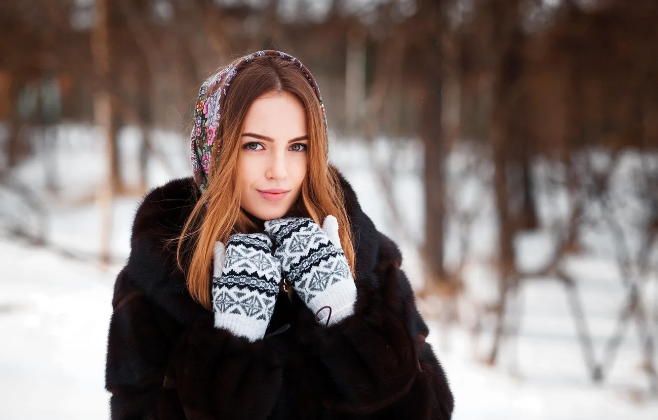 Фото обои зима, взгляд, снег, деревья, природа, поза, модель, портрет