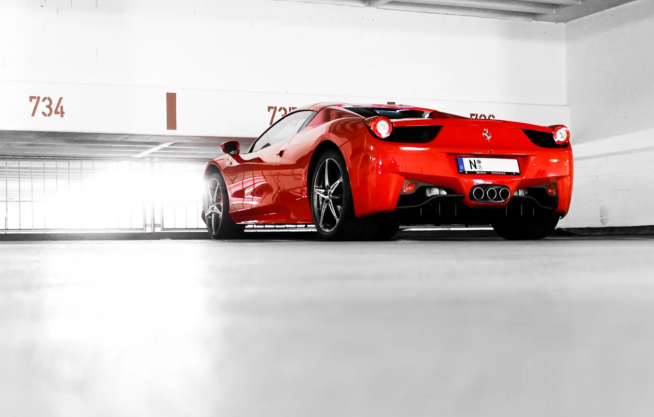 Фото обои красный, парковка, red, ferrari, феррари, италия, 458 italia, задок