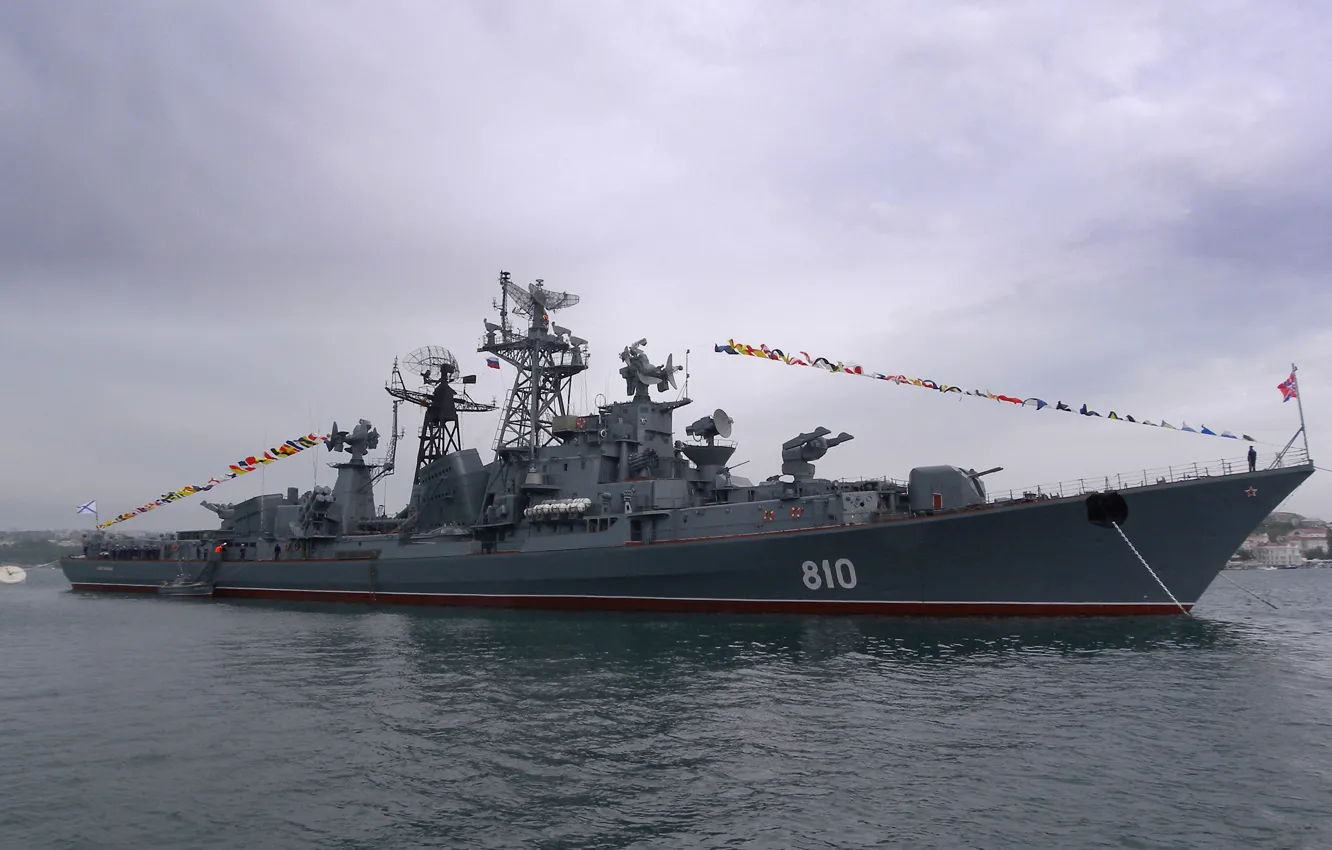 Фото обои праздник, Сторожевой корабль, Севастополь, Черноморский Флот, &ampquot;Сметливый&ampquot;, флаги расцвечивания, &ampquot;поющий фрегат&ampquot;