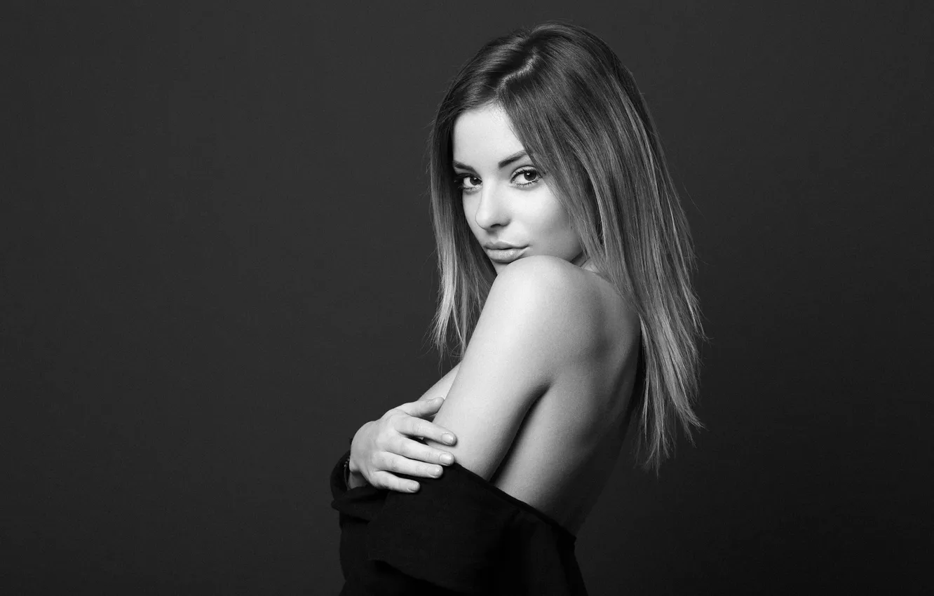 Фото обои monochrome, women, portrait, simple background