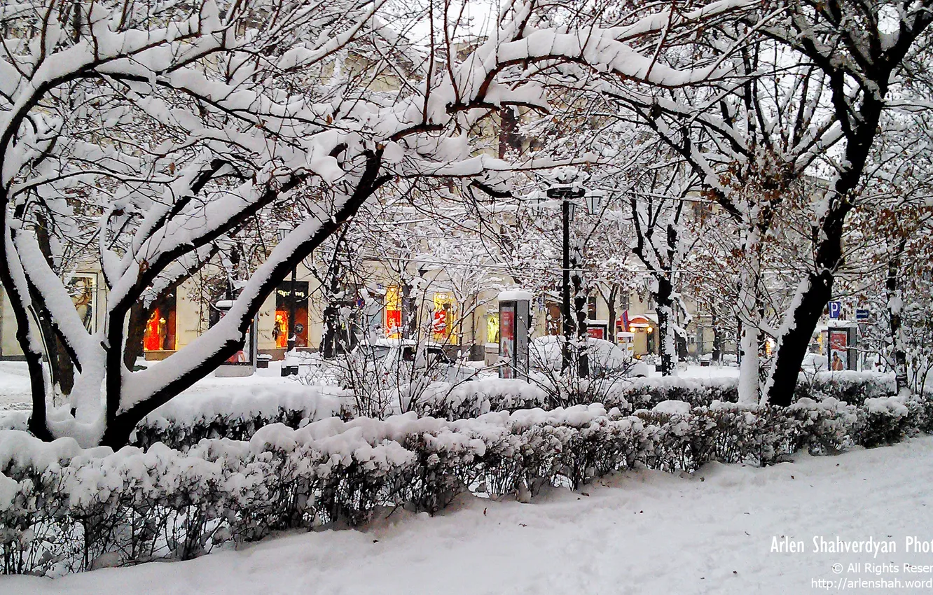 Фото обои зима, снег, city, город, огни, улица, кафе, winter