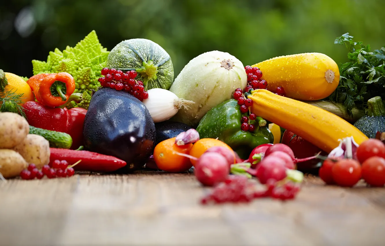 Фото обои лук, баклажаны, перец, фрукты, овощи, помидоры, смородина, огурцы