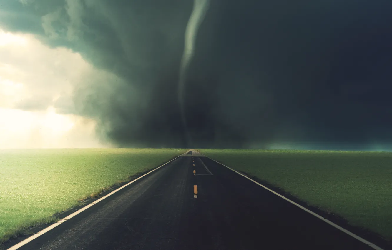 Фото обои дорога, трава, торнадо