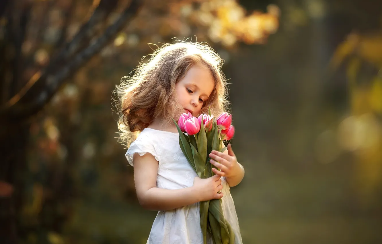 Фото обои цветы, букет, девочка, тюльпаны, ребёнок, Anna Zinn