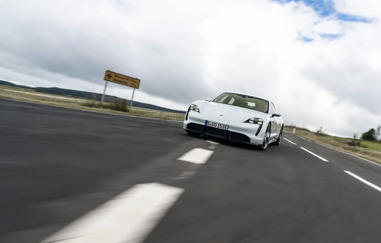 Фото обои разметка, скорость, Porsche, Turbo S, 2020, Taycan