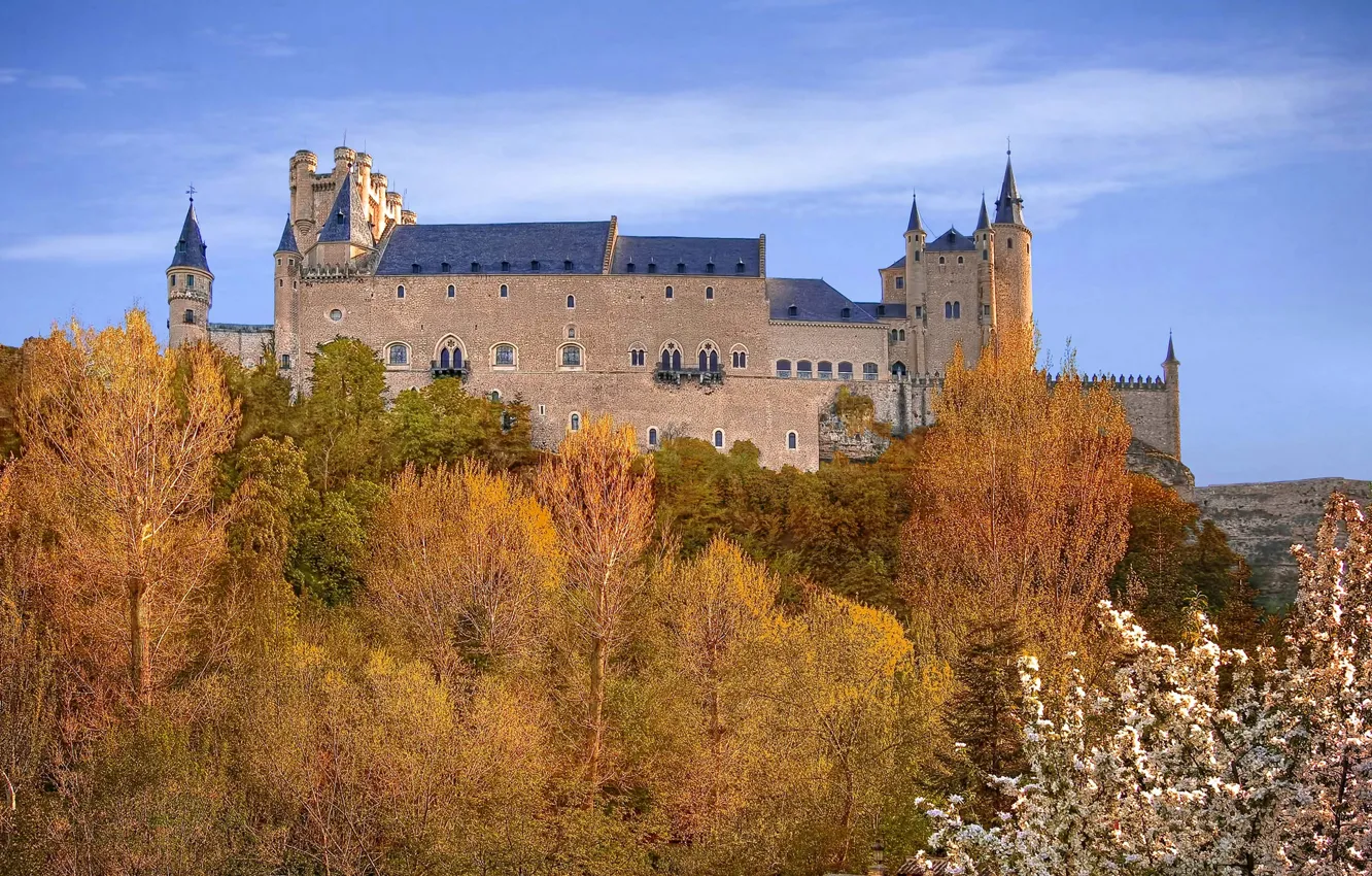 Фото обои осень, небо, деревья, крепость, Испания, дворец, Алькасар, Сеговия