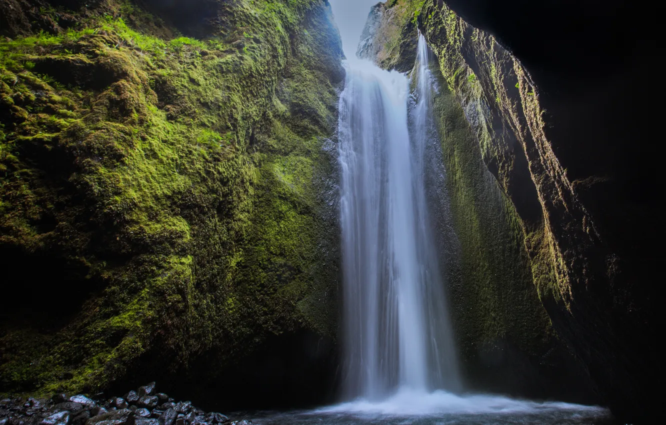 Фото обои зелень, гора, водопад, мох, Исландия, Iceland