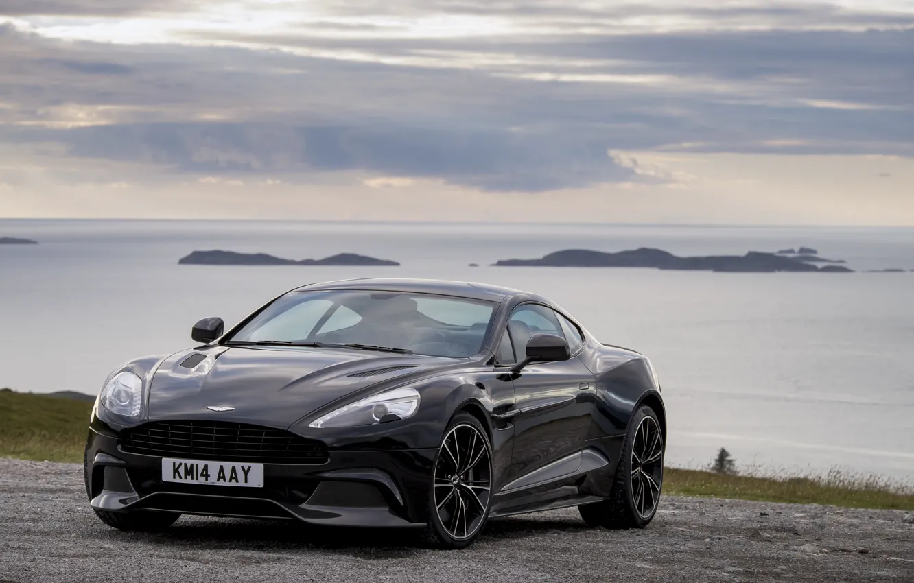 Aston Martin Vanquish 007