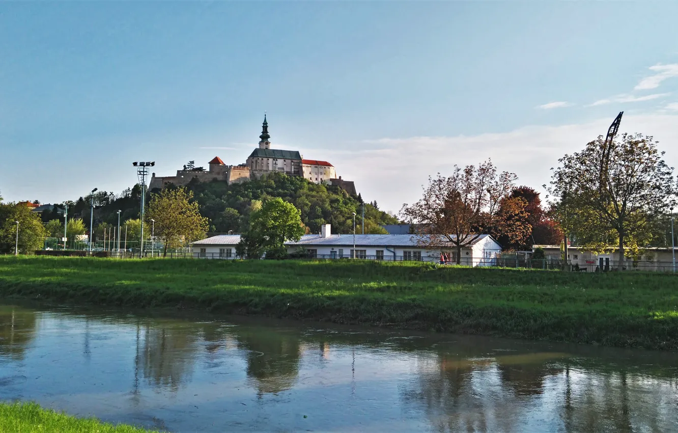 Фото обои river, sky, castle, Slovakia, Nitra