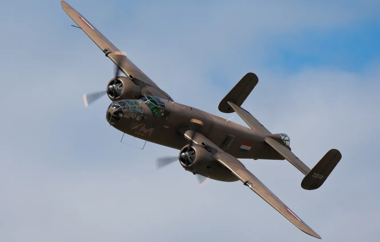 Фото обои небо, самолёт, американский, Норт Америкэн, двухмоторный, WW2, цельнометаллический, North American B-25 Mitchell