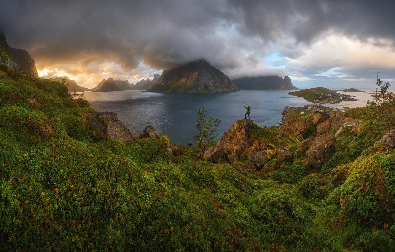 Фото обои облака, пейзаж, горы, природа, скалы, растительность, Норвегия, фьорд