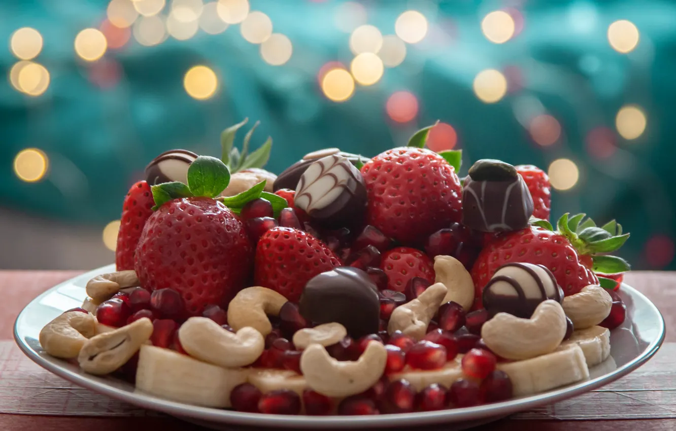 Фото обои ягоды, клубника, конфеты, десерт, боке