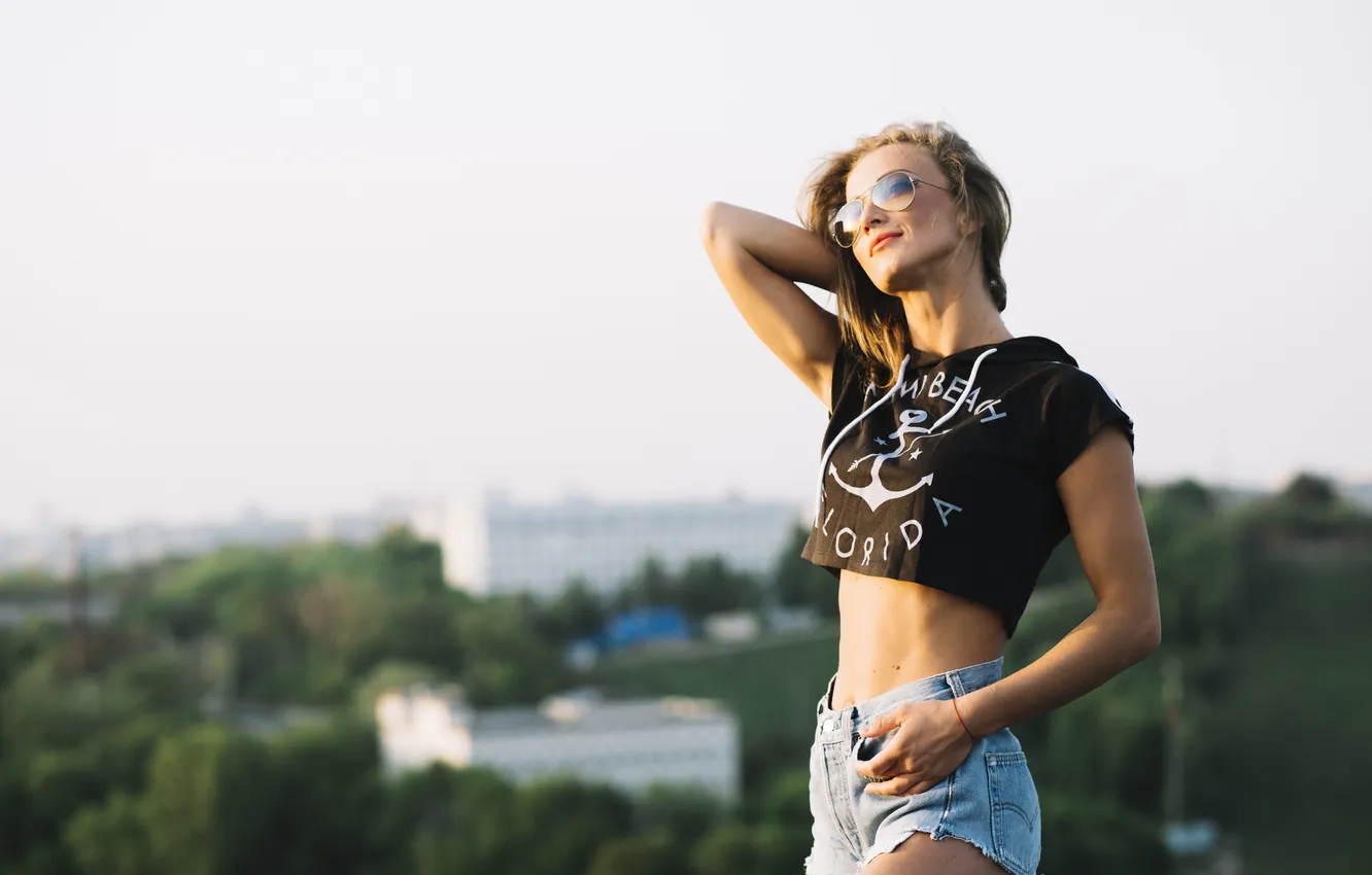 Фото обои girl, stylish, posing, rooftop