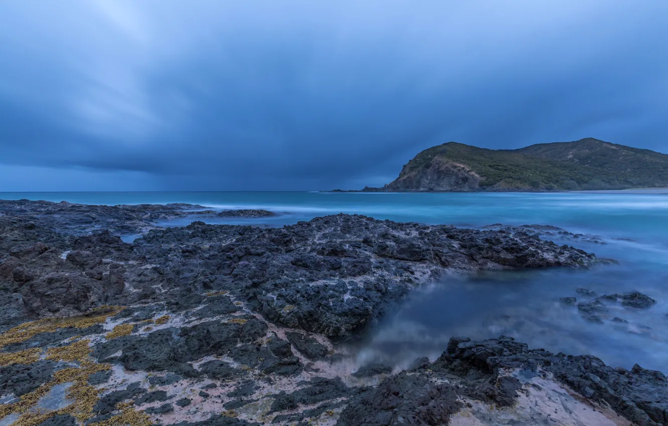 Фото обои море, небо, облака, синева, камни, скалы, побережье, Новая Зеландия